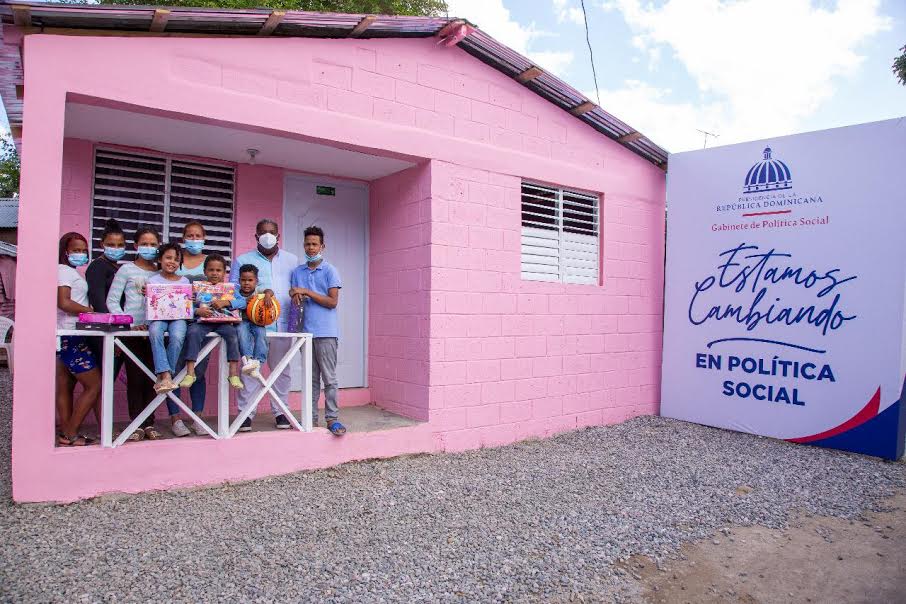 Familias en Los Alcarrizos y San Luis inician cambio de vida