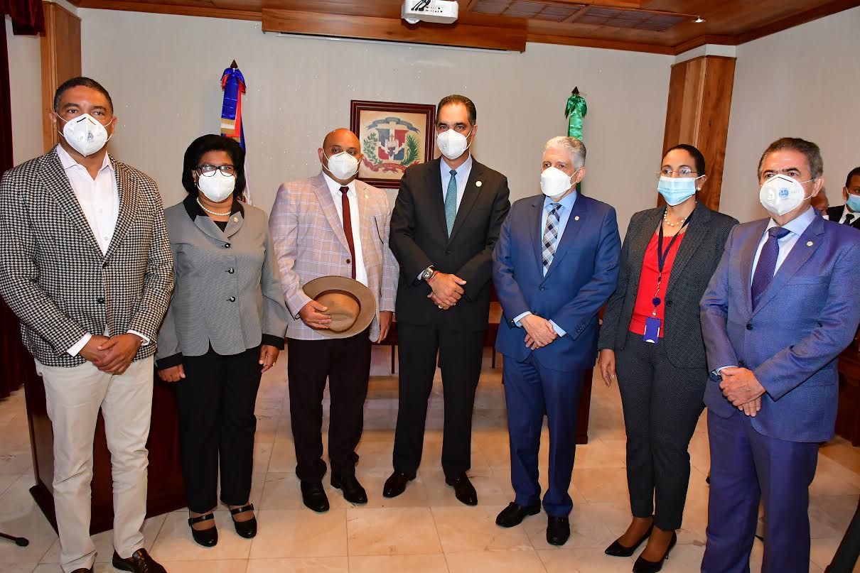 El Senado de la República y SeNaSa firman un convenio de colaboración