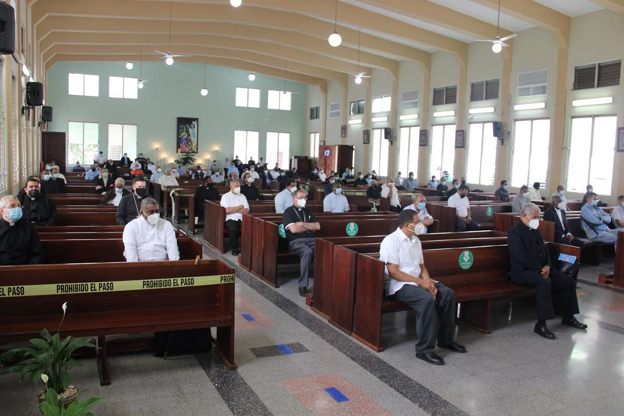 Arquidiócesis de Santo Domingo realiza encuentro con el Clero.