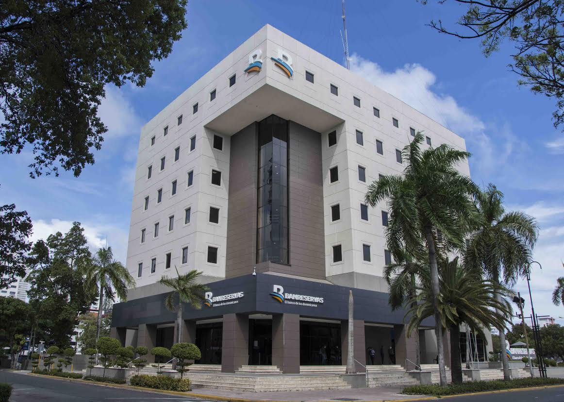 Global Finance premia a Banreservas en 3 categorías como mejor banco de RD