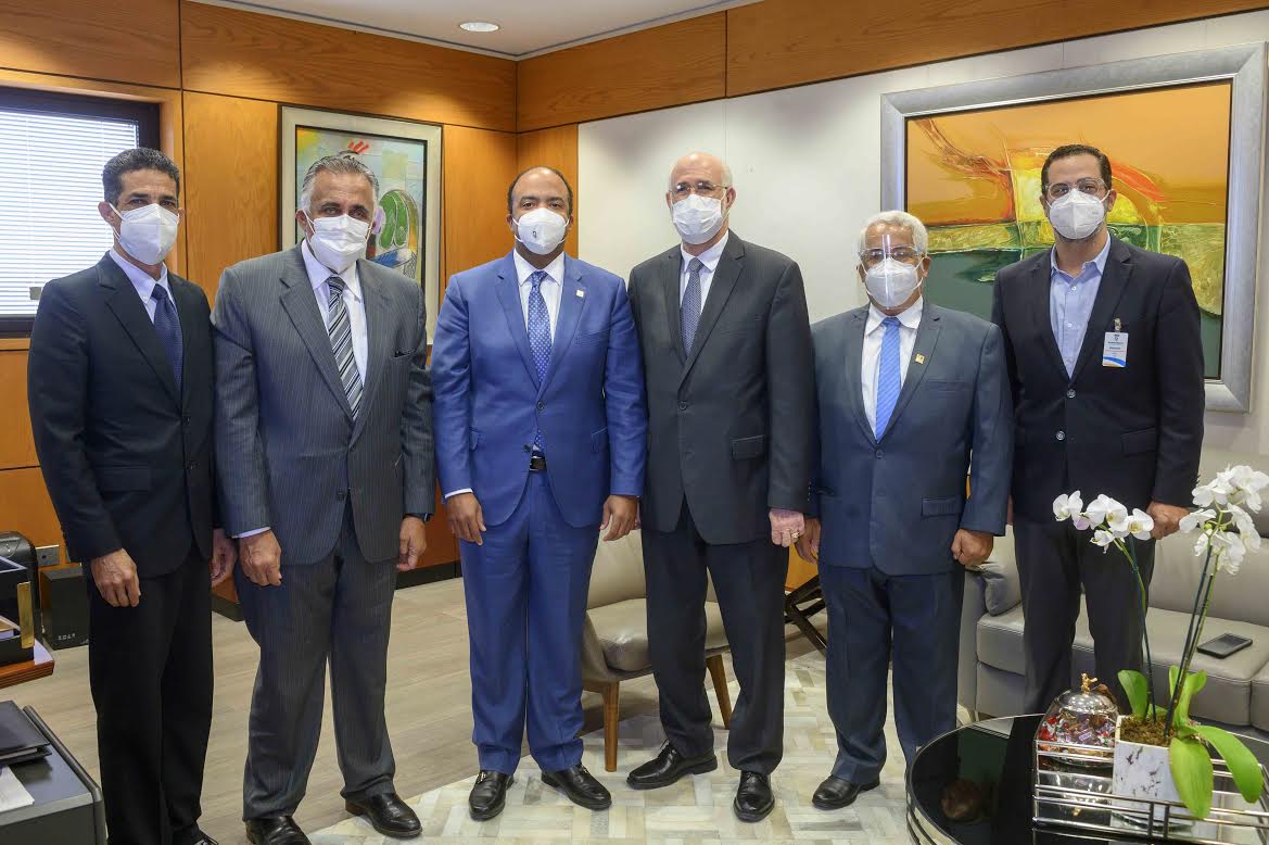 FEDOCI dedica Vuelta Ciclística Independencia al administrador de Banreservas