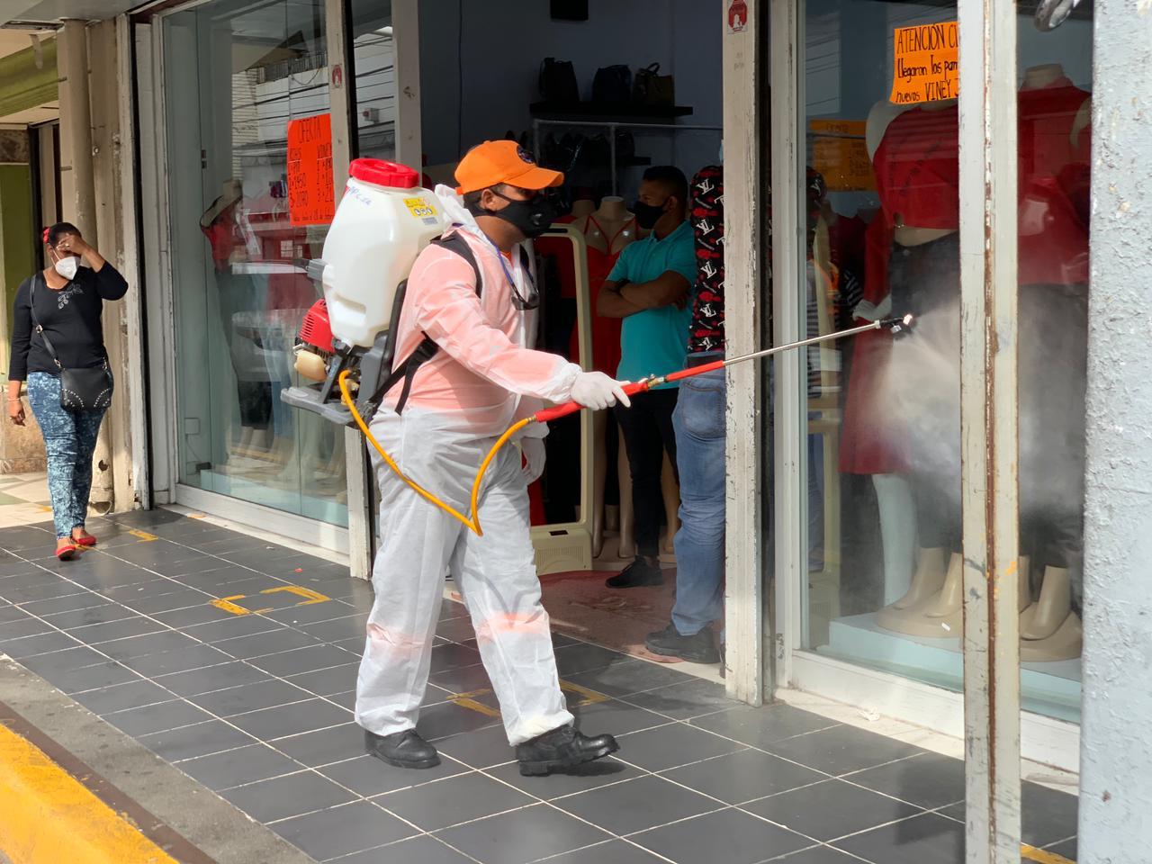 Defensa Civil realiza amplio operativo de orientación del covid-19 en Santiago