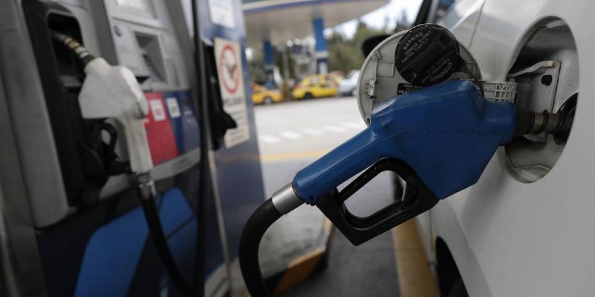 Precio del petróleo alcanza los 60 dólares y mantiene los combustibles en alza en América Latina