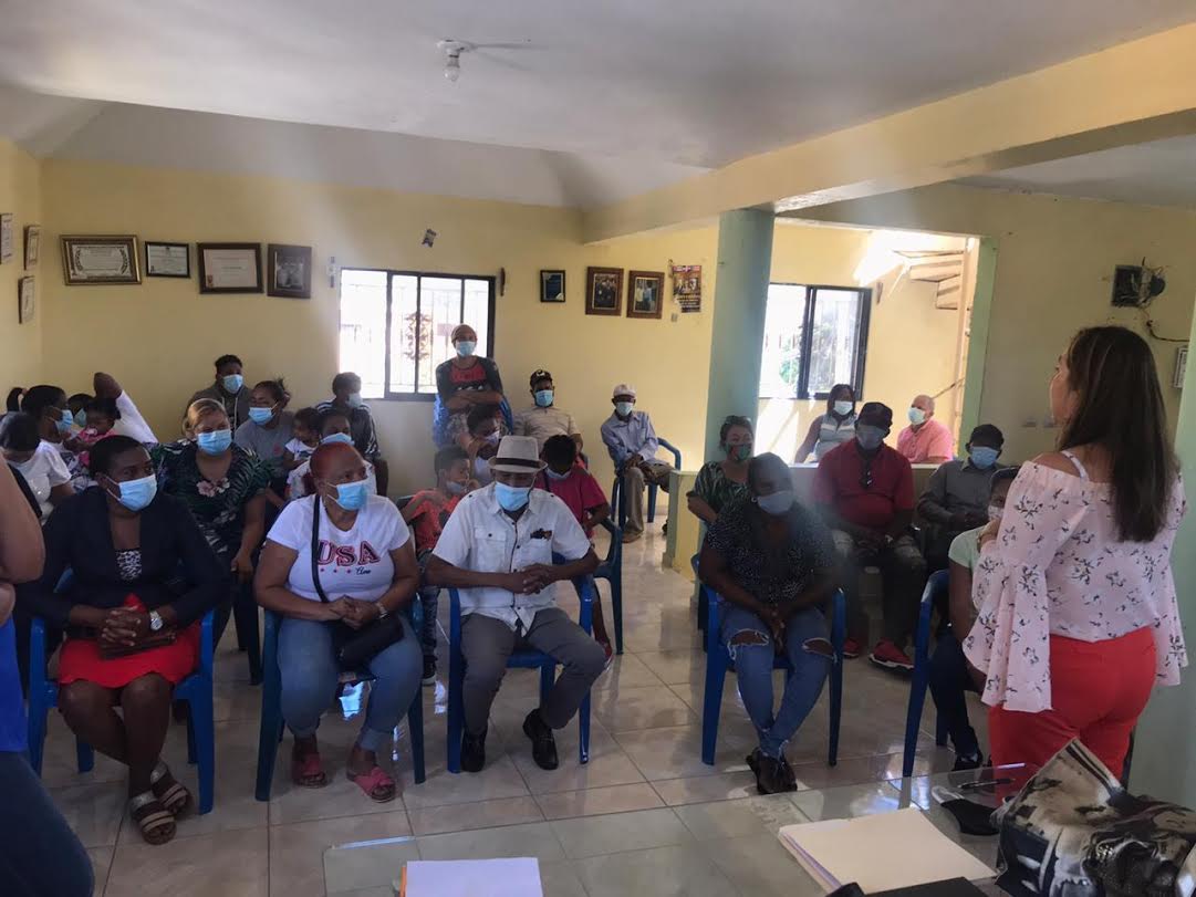 Mopard y Human Voices RD realizan en Baní charlas motivaciones para líderes comunitarios.