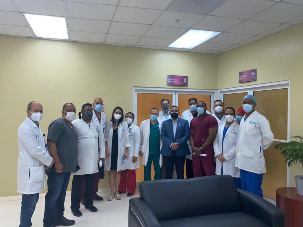 Director Ney Arias Lora y ortopedas del centro comprometidos en agilizar atenciones a usuarios