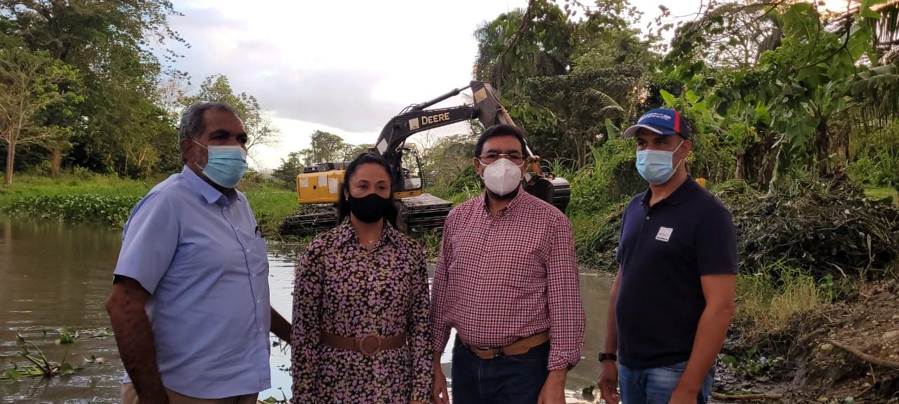 Avanzan trabajos de adecuación en sistemas de riego en Bajo Yuna