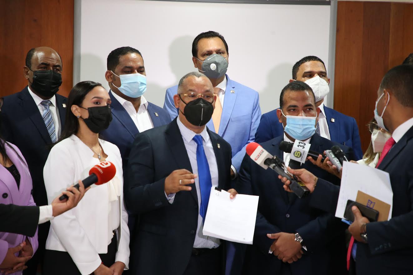 Comisión Especial de la Cámara de Diputados que estudia el Código Penal recibe sugerencias del Poder Ejecutivo