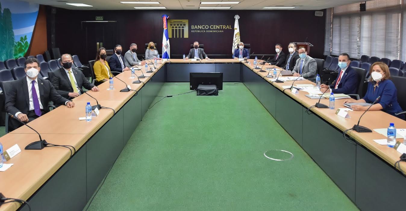 Valdez Albizu y directiva del CONEP conversan sobre  perspectivas de la economía dominicana para 2021