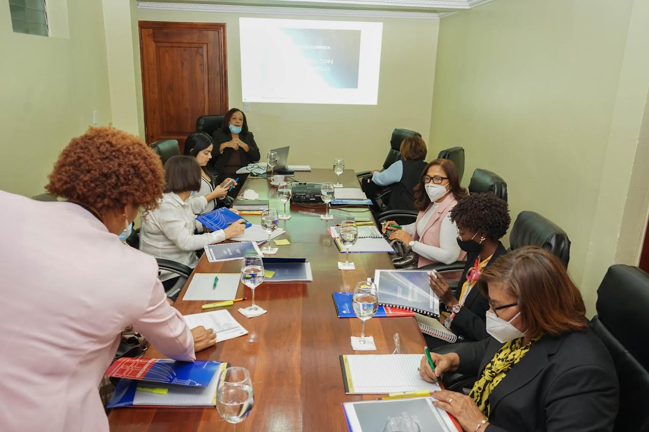 DGDF capacita gobernadoras de la zona fronteriza