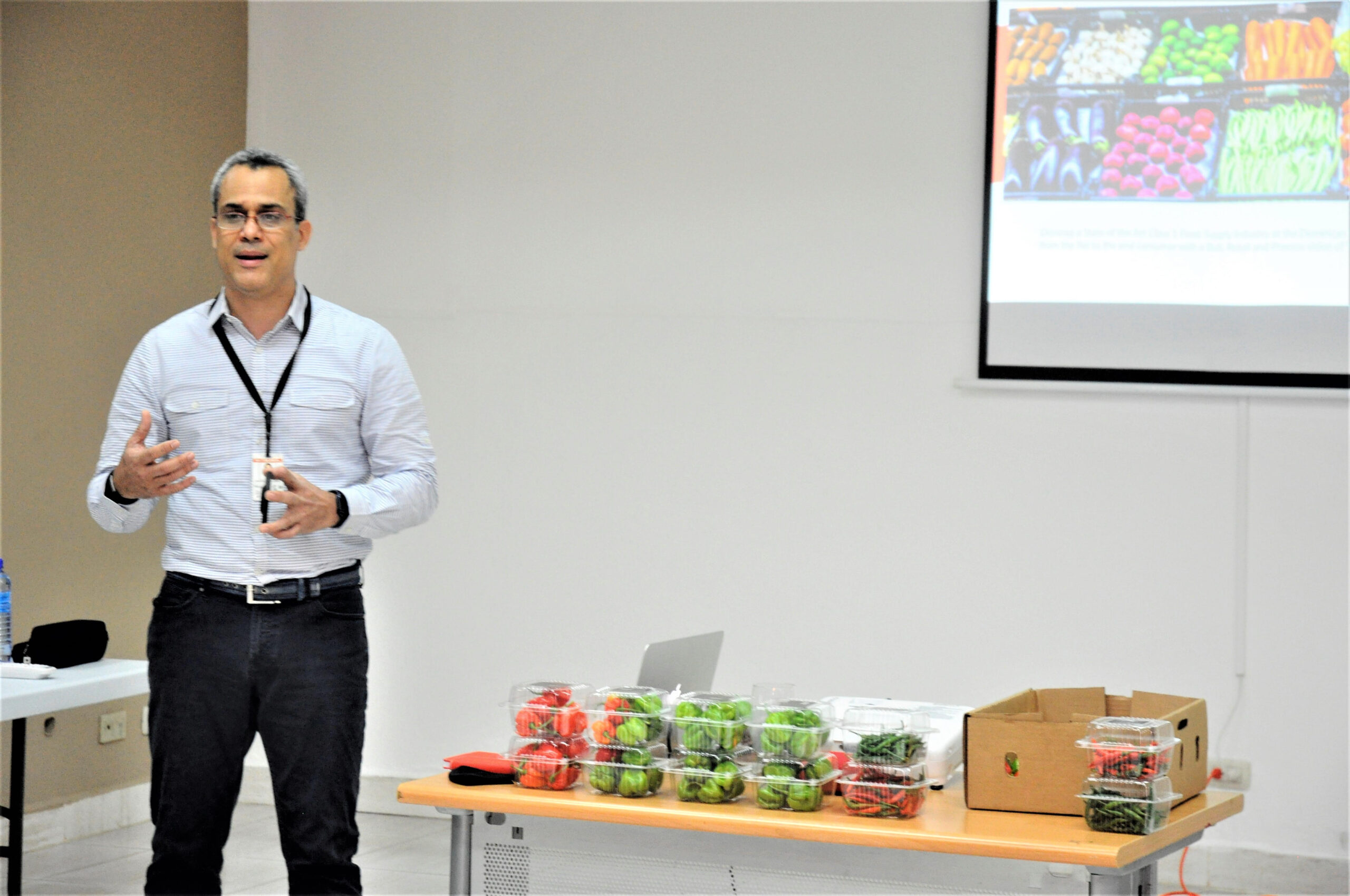 Dos nuevas empresas inician sus operaciones en los parques de Proindustria en Bonao y La Vega