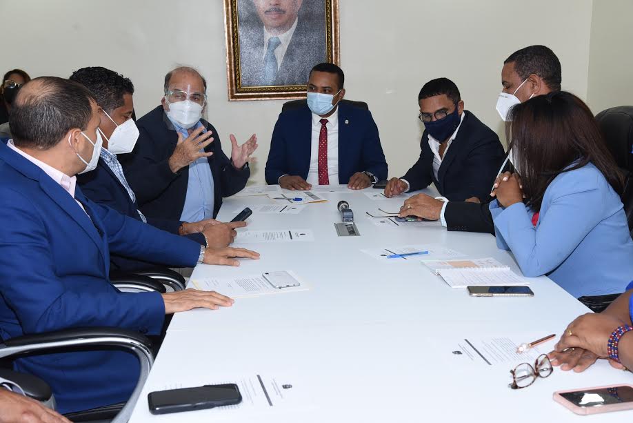 Continúan trabajos de estudios para la exploración y explotación de hidrocarburos