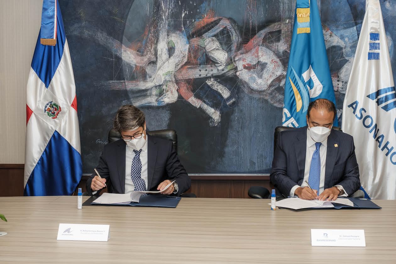 Banreservas y ASONAHORES firman acuerdo para apoyar la reactivación del turismo