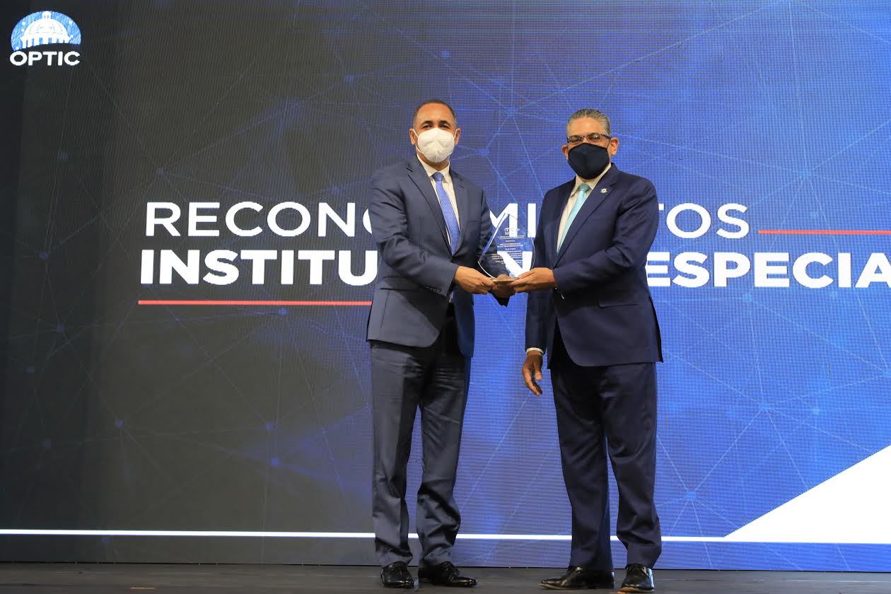 OPTIC entrega premio ITICGE 2021