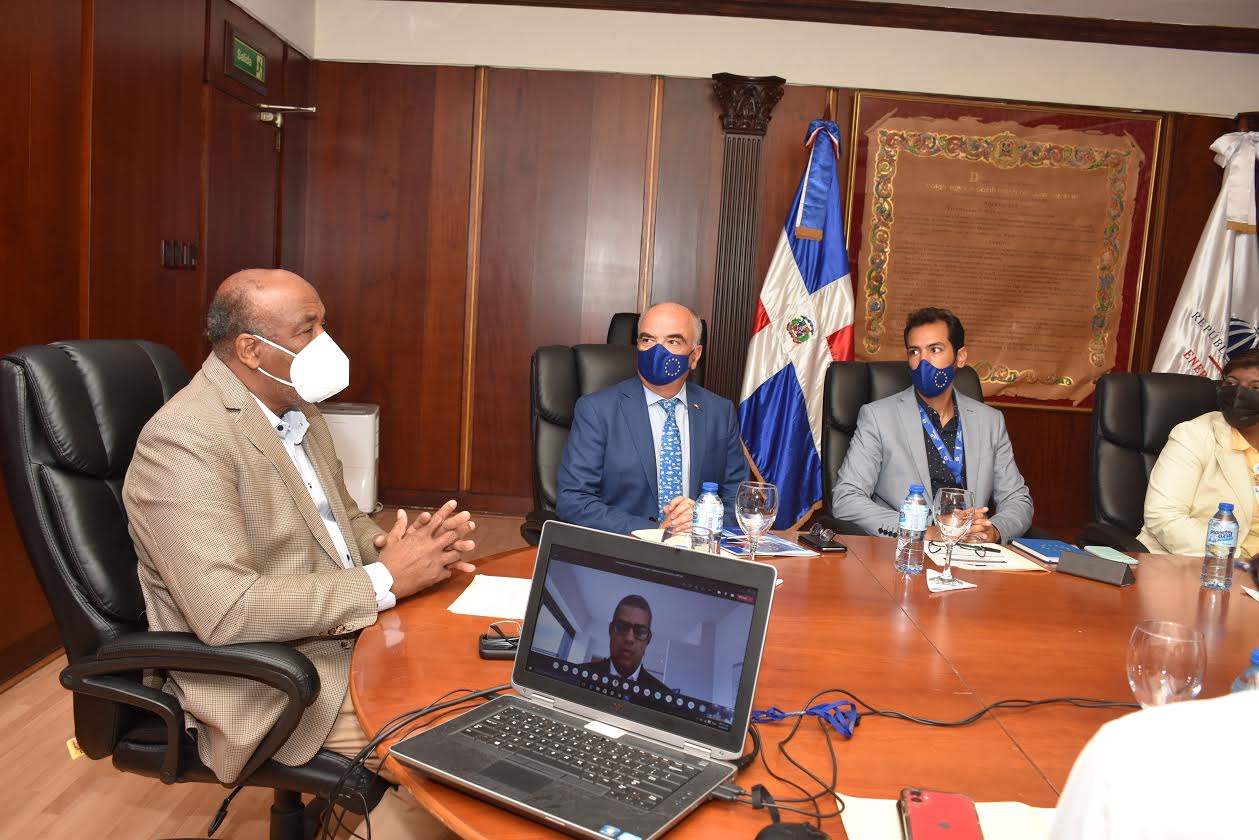 UE presenta al MEM diagnóstico sobre marco legal del sector energético en RD