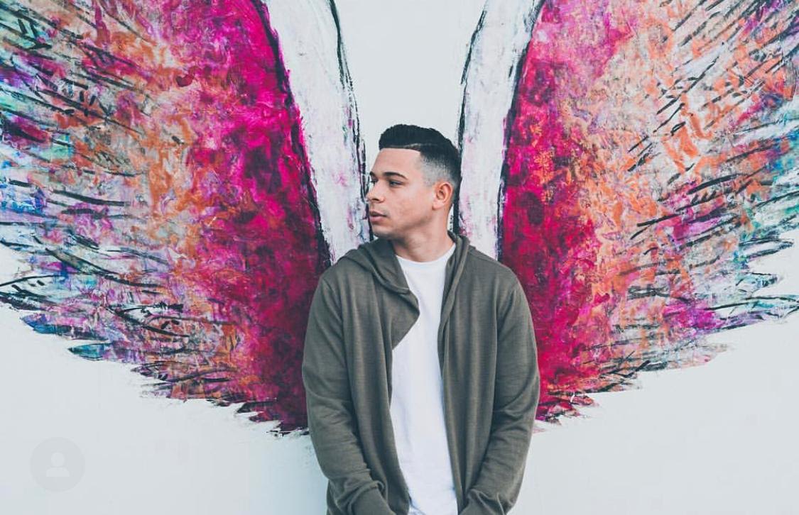 Onell Díaz se muestra “Incompleto” en la voz de Farruko