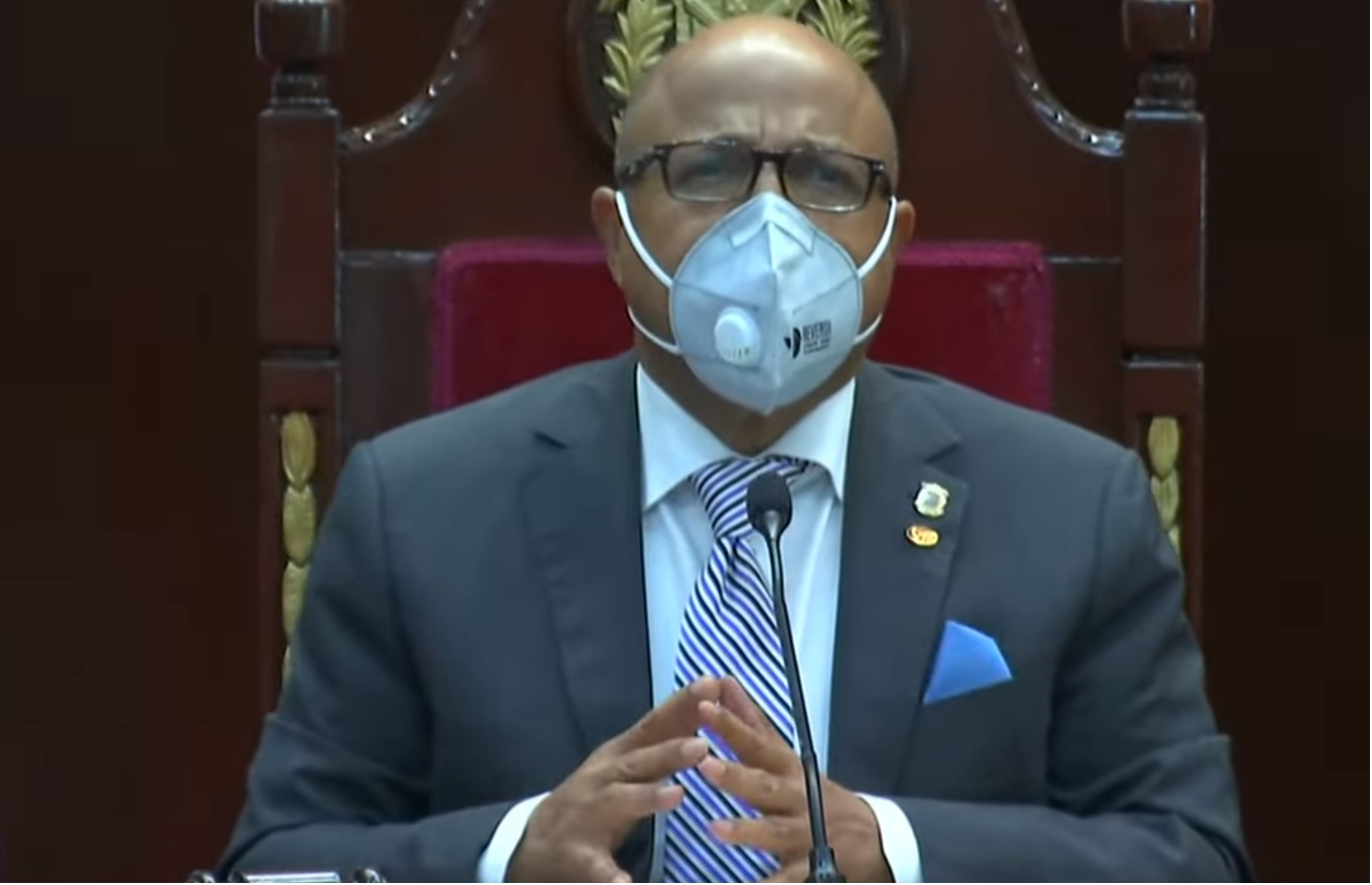 Pacheco se disculpa ante el país y disputados por incidente de este miércoles