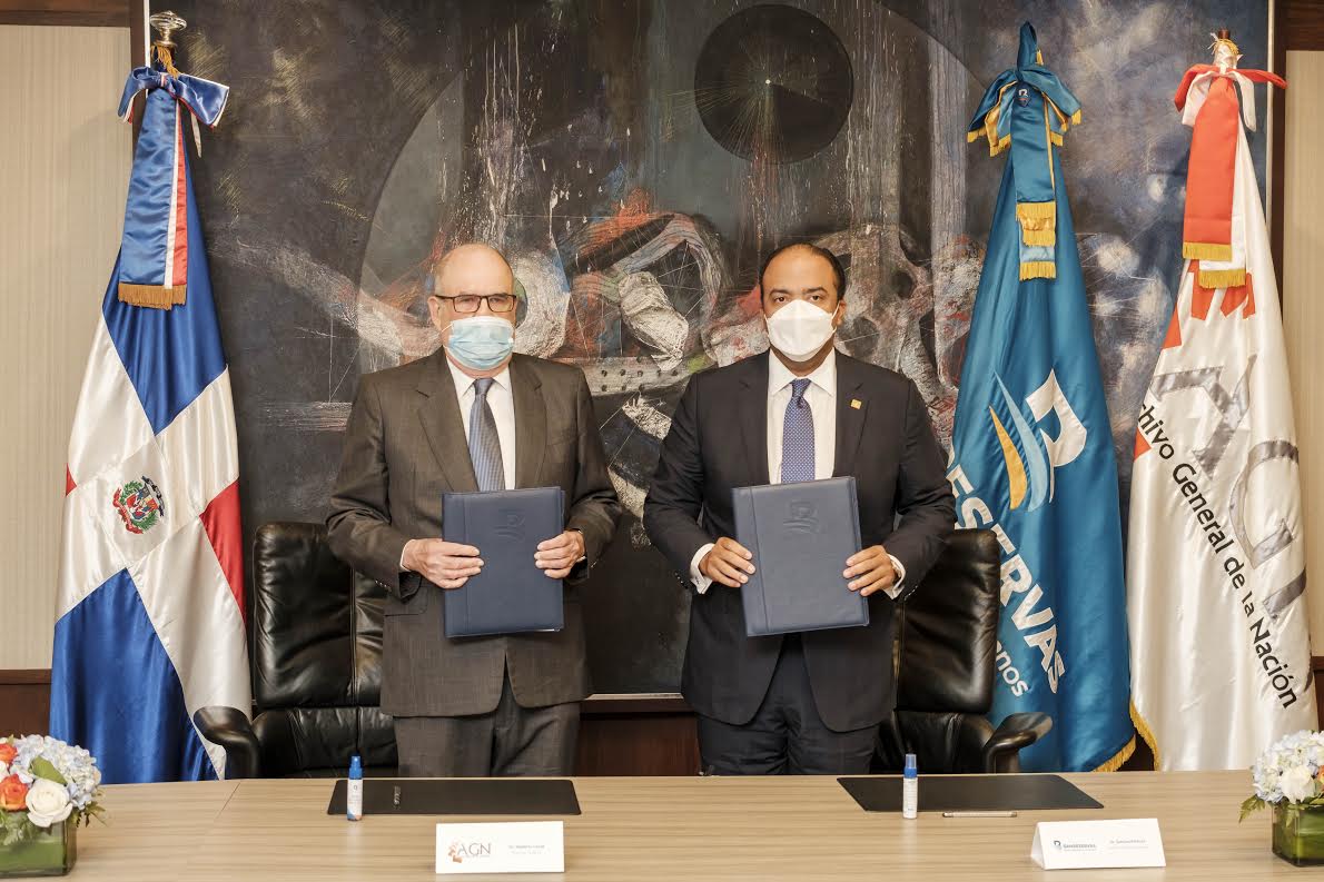 Banreservas y Archivo General firman acuerdo de cooperación