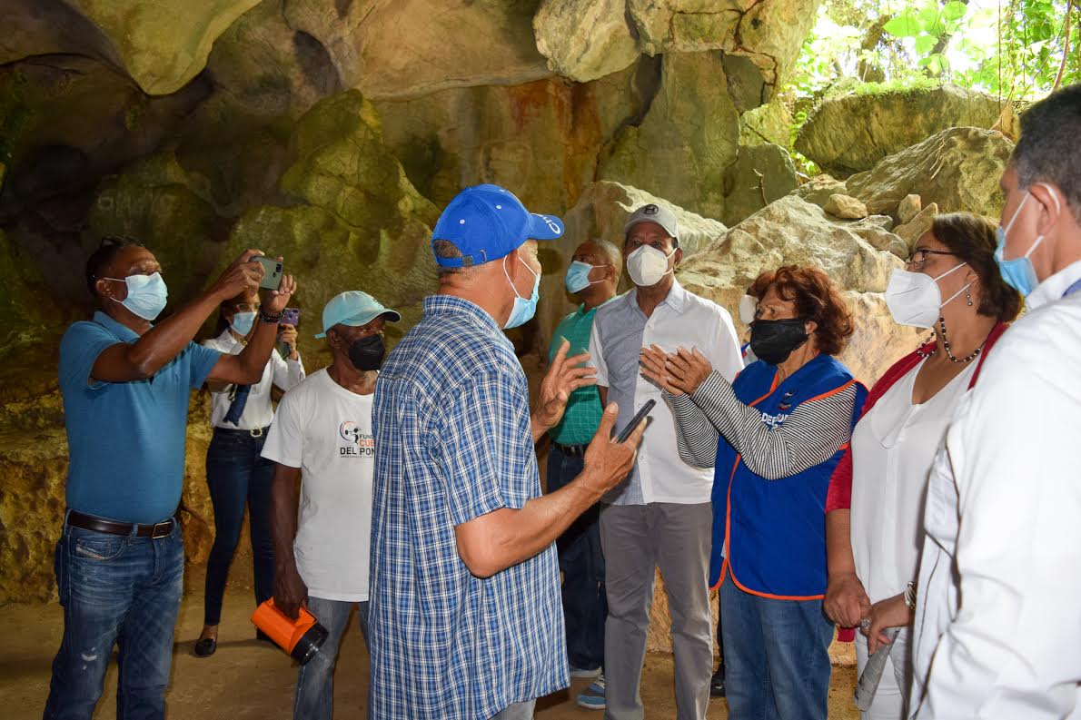 Defensor del Pueblo  visita  Reserva Antropológica Cuevas del Pomier