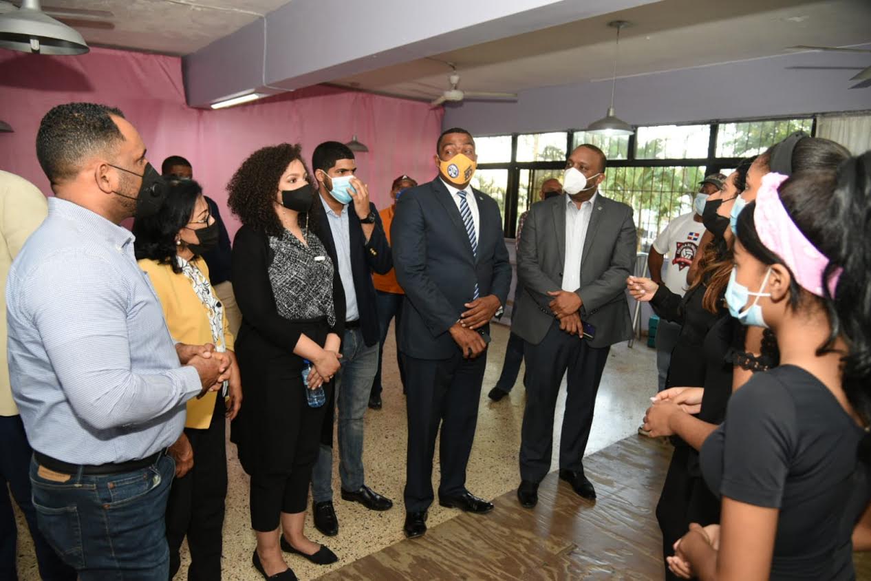 Comisión de Deportes de la Cámara de Diputados realiza descenso en Complejo Deportivo Los Trinitarios