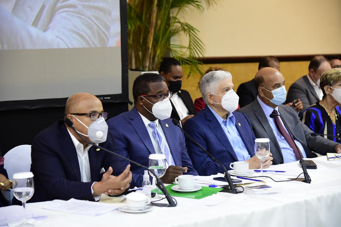 Alfredo Pacheco y Eduardo Estrella encabezan primera Vista Pública sobre reforma a Ley 87-01 en Santiago