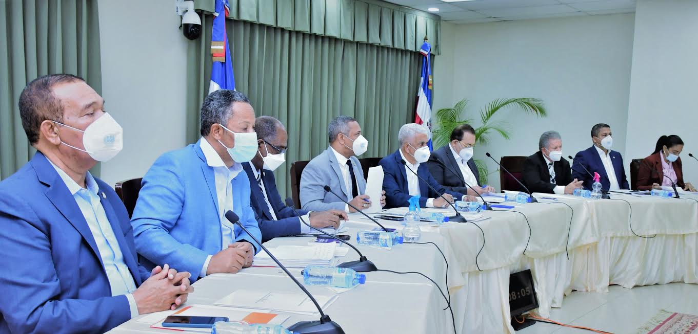 Comisión Especial para elegir al Defensor del Pueblo inicia etapa deliberativa