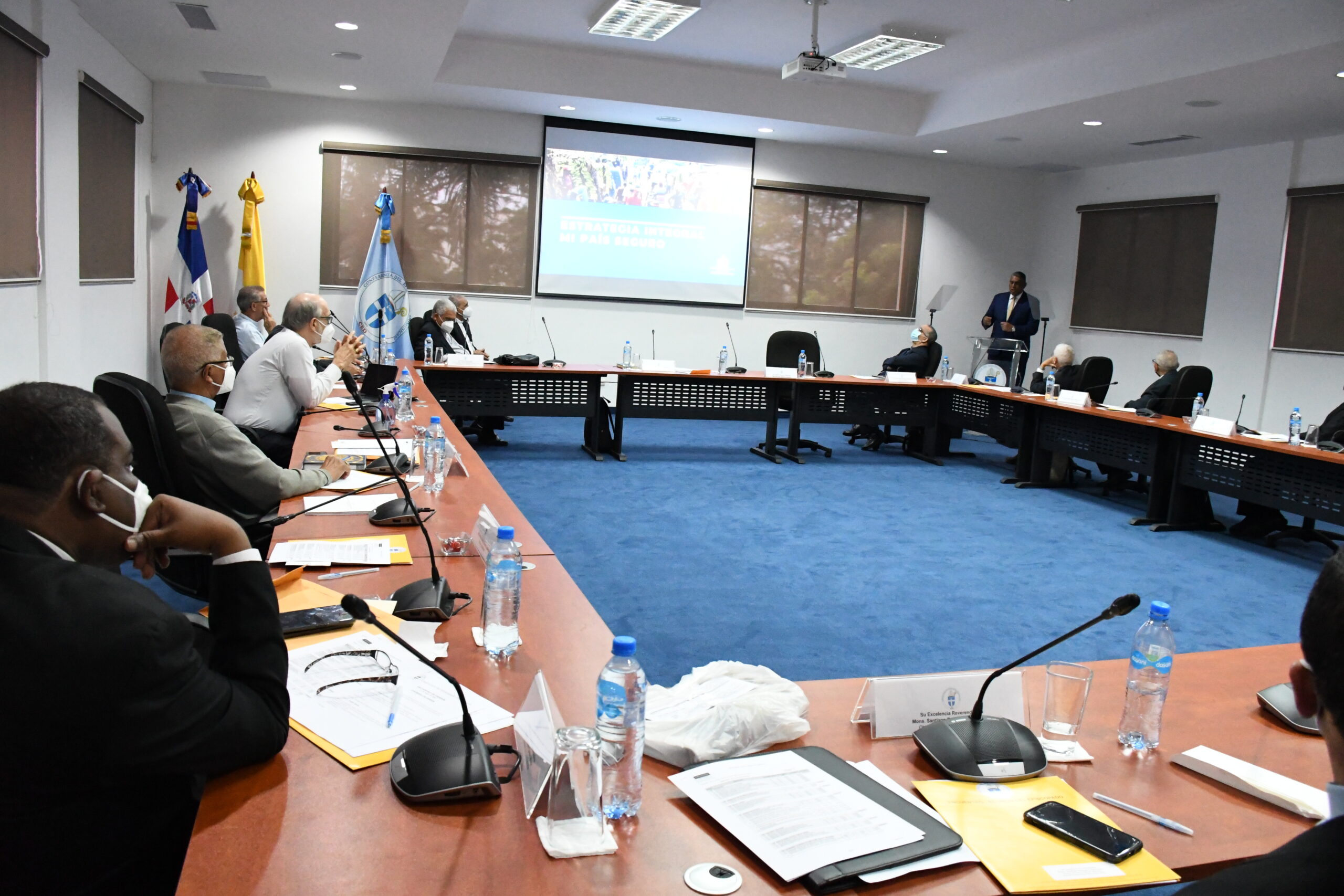 Arzobispos y obispos expresan respaldo al plan “Mi País Seguro” Ministro de Interior y Policía presenta Estrategia Integral de Seguridad Ciudadana ante CED