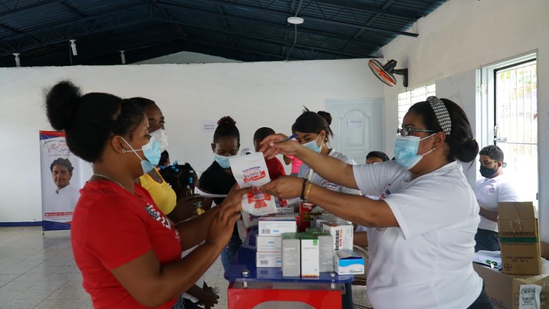 Fundación Raymond Rodríguez lleva jornada de salud gratuita a San Antonio de Guerra