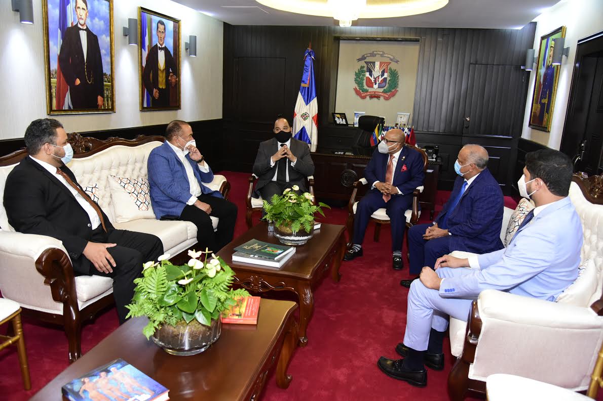 Alfredo Pacheco recibe la primera visita del nuevo Defensor del Pueblo