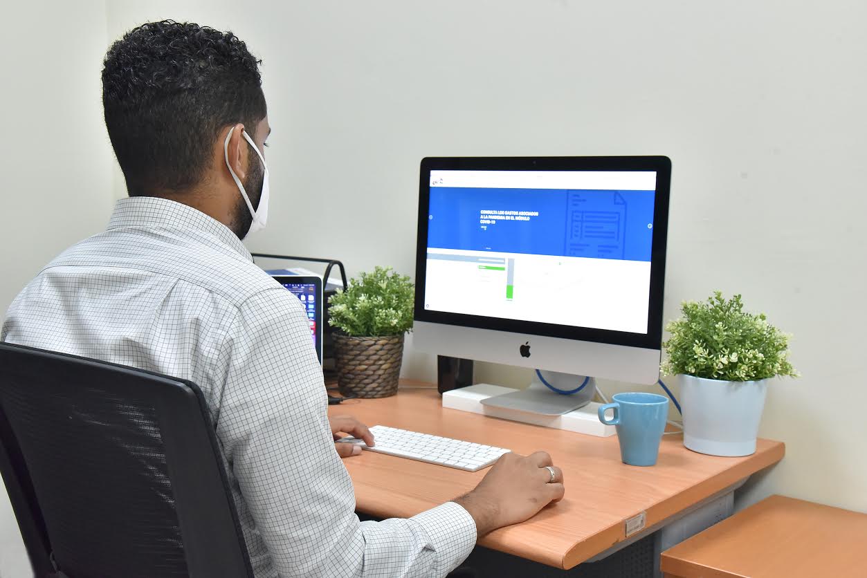 Nueva plataforma digital transparenta el uso de recursos públicos para atender la pandemia