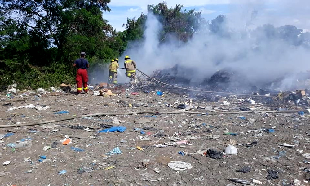 Arde vertedero municipal en Puerto Plata; llamas amenazan con extenderse