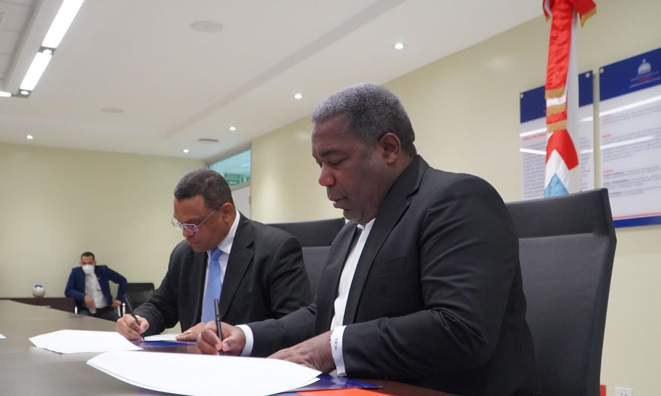 Gabinete Social firma acuerdo con CPTTE