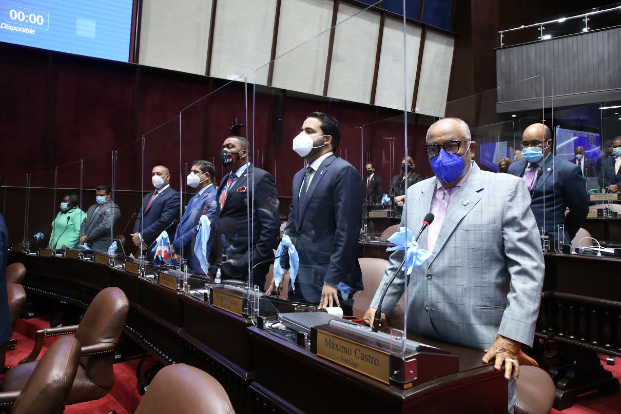 Diputados aprueban proyecto de ley que regula lengua de señas y sistema Braille