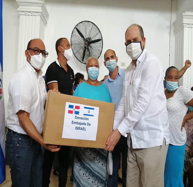 Embajada de Israel realiza donación de Kit de Alimentos Crudos y Otros Artículos en los sectores de La Cuaba, La Guayiga y Sabana Perdida.