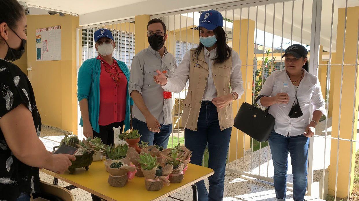 223 mujeres capacitadas en jornada de talleres por Prosperación en Santiago