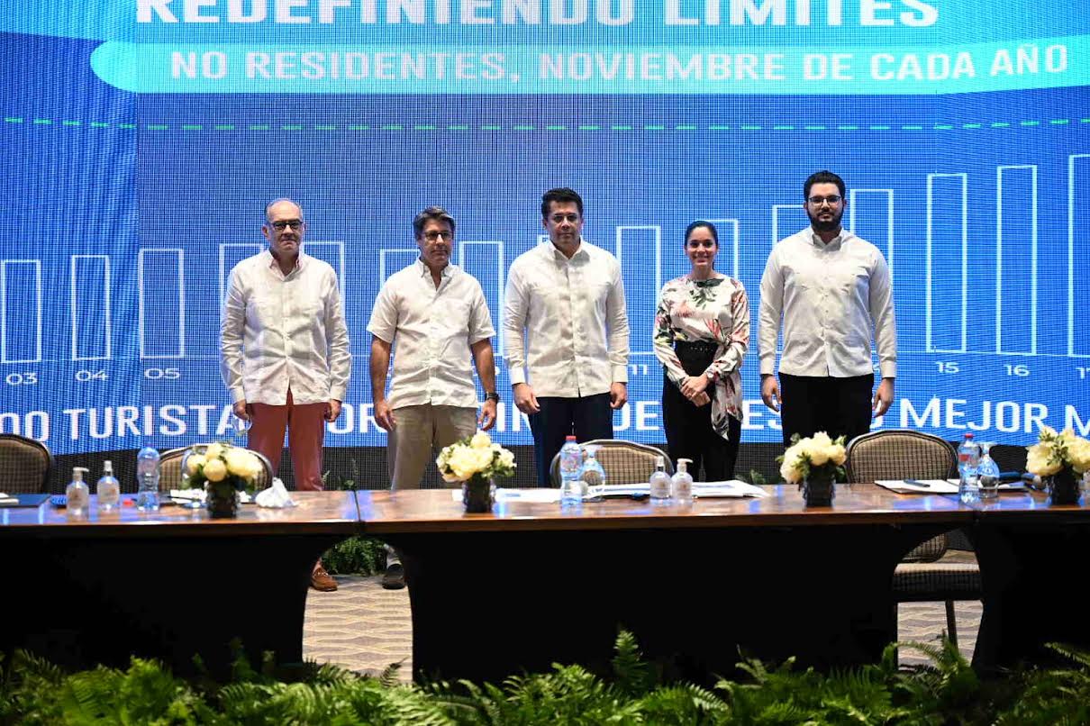 Ministro Turismo: Noviembre alcanza cifras récords en turismo por tercer mes consecutivo.