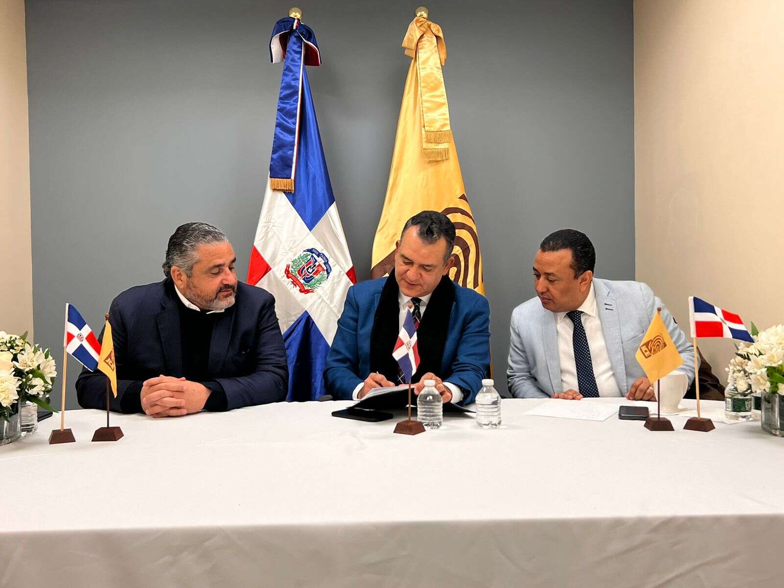 Presidente de la JCE informa que el padrón dominicano en el exterior cuenta con 870 mil empadronados.