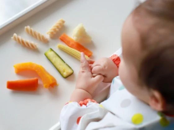 Guía para la nutrición y alimentación saludable de tu bebé de un año.