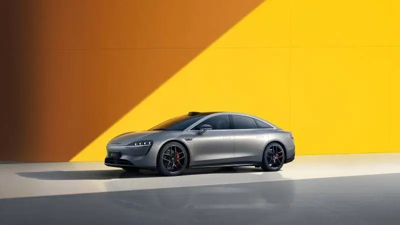 Huawei avanza en la industria automotriz con la creación de una empresa de vehículos eléctricos inteligentes.