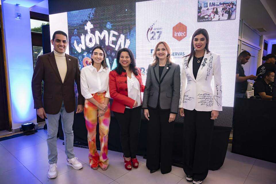 El Voluntariado Banreservas ofrece una charla «Women in STEM» en el Día de la Mujer
