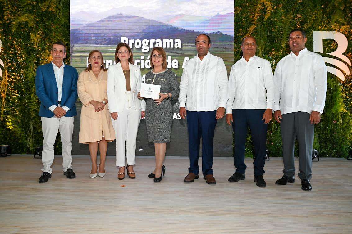 Banreservas dispone RD$10,000 millones para financiar la próxima cosecha de arroz