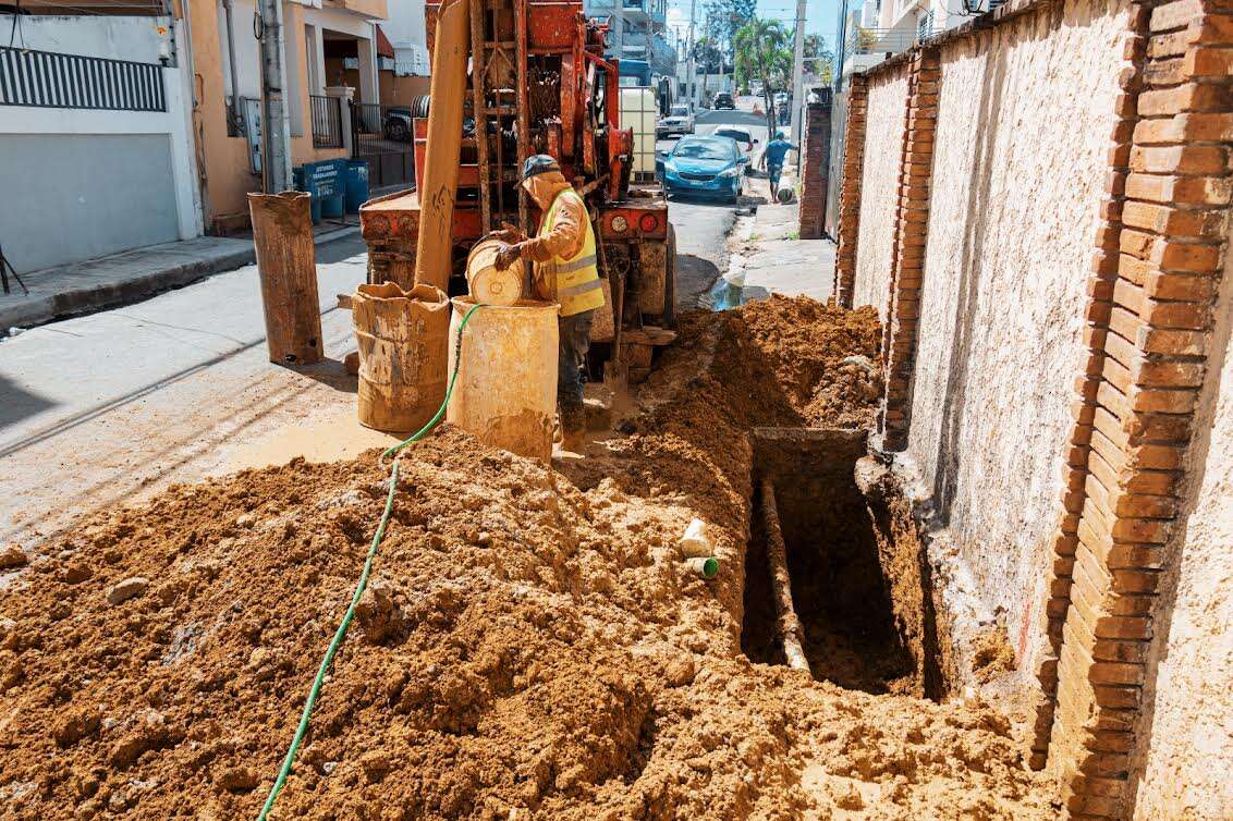 Alcaldía del DN avanza en la construcción de 265 filtrantes, 253 colectores e imbornales