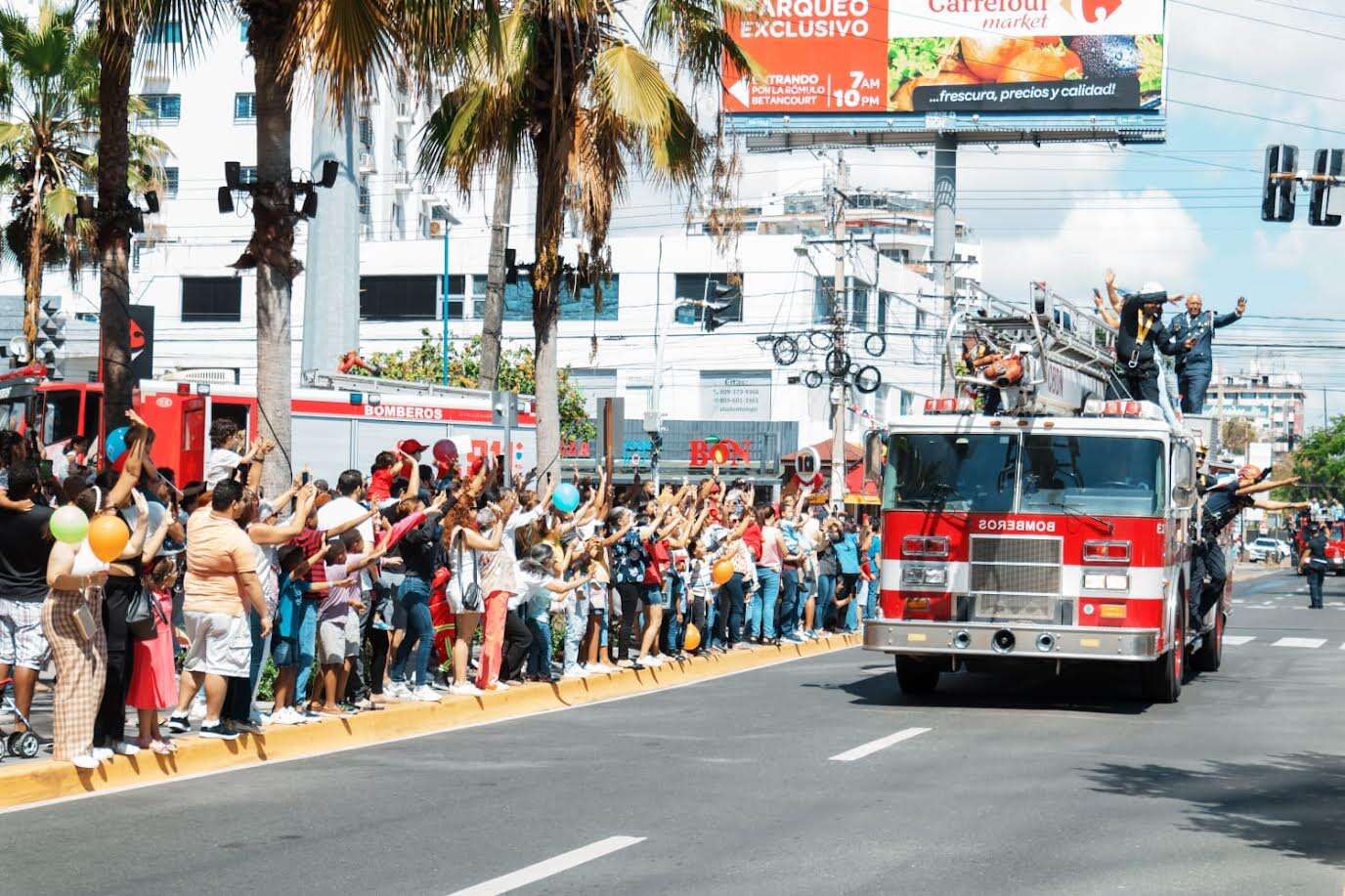 Bomberos del DN gradúan mayor promoción en su historia durante el 96 aniversario y el Día del Bombero Municipal