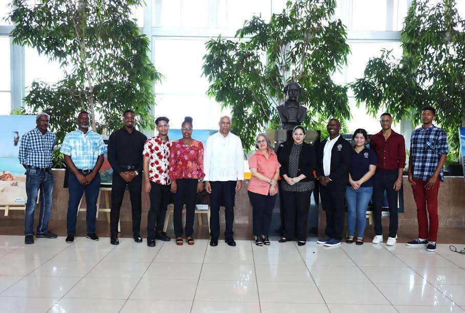 Medio Ambiente recibe exhibición “Hábitat” de artistas de la UASD