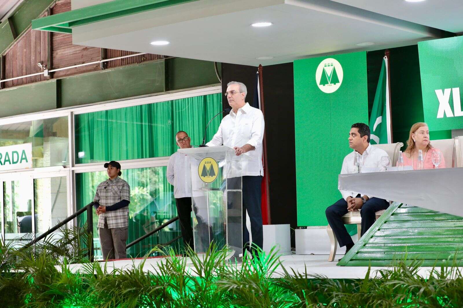 Presidente Abinader promueve el cooperativismo y aumenta el registro de cooperativas.