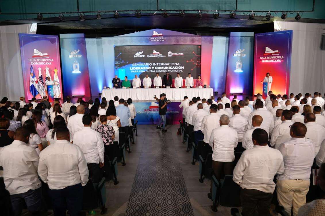 Rafael Santos Badía llama a alcaldes a enfocar su gestión en la 4ta. Revolución Industrial