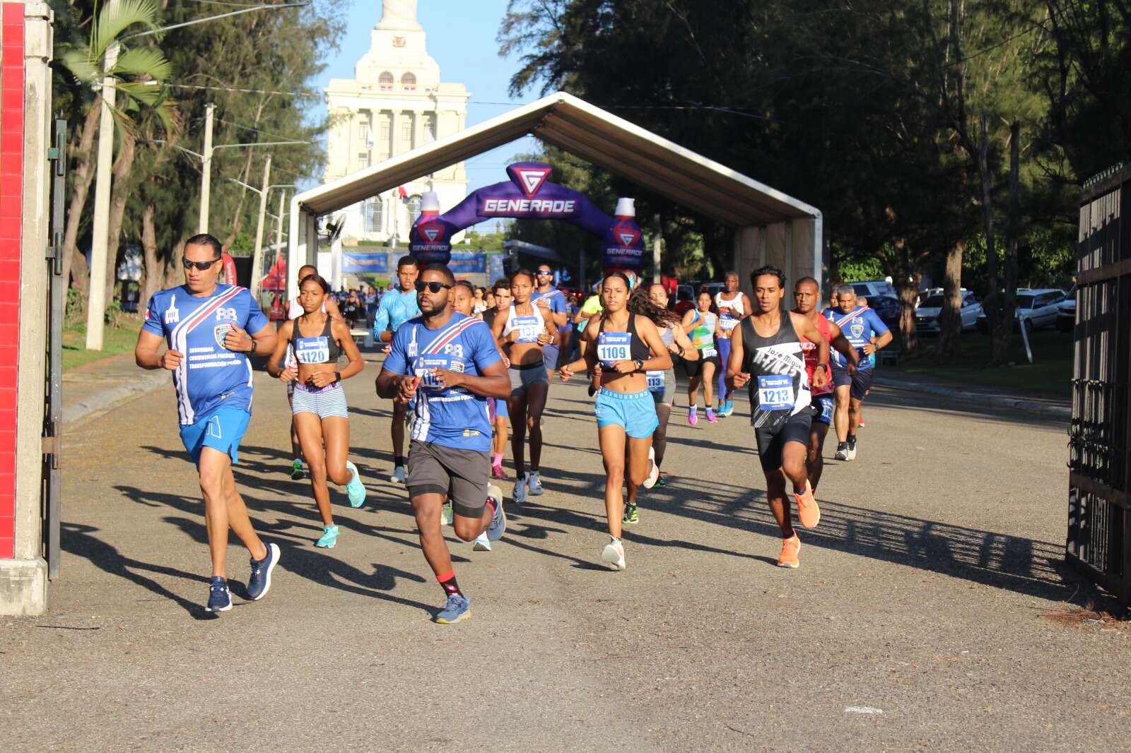 Policía Nacional triunfa en Primera Carrera Regional 5K y 10K en Santiago