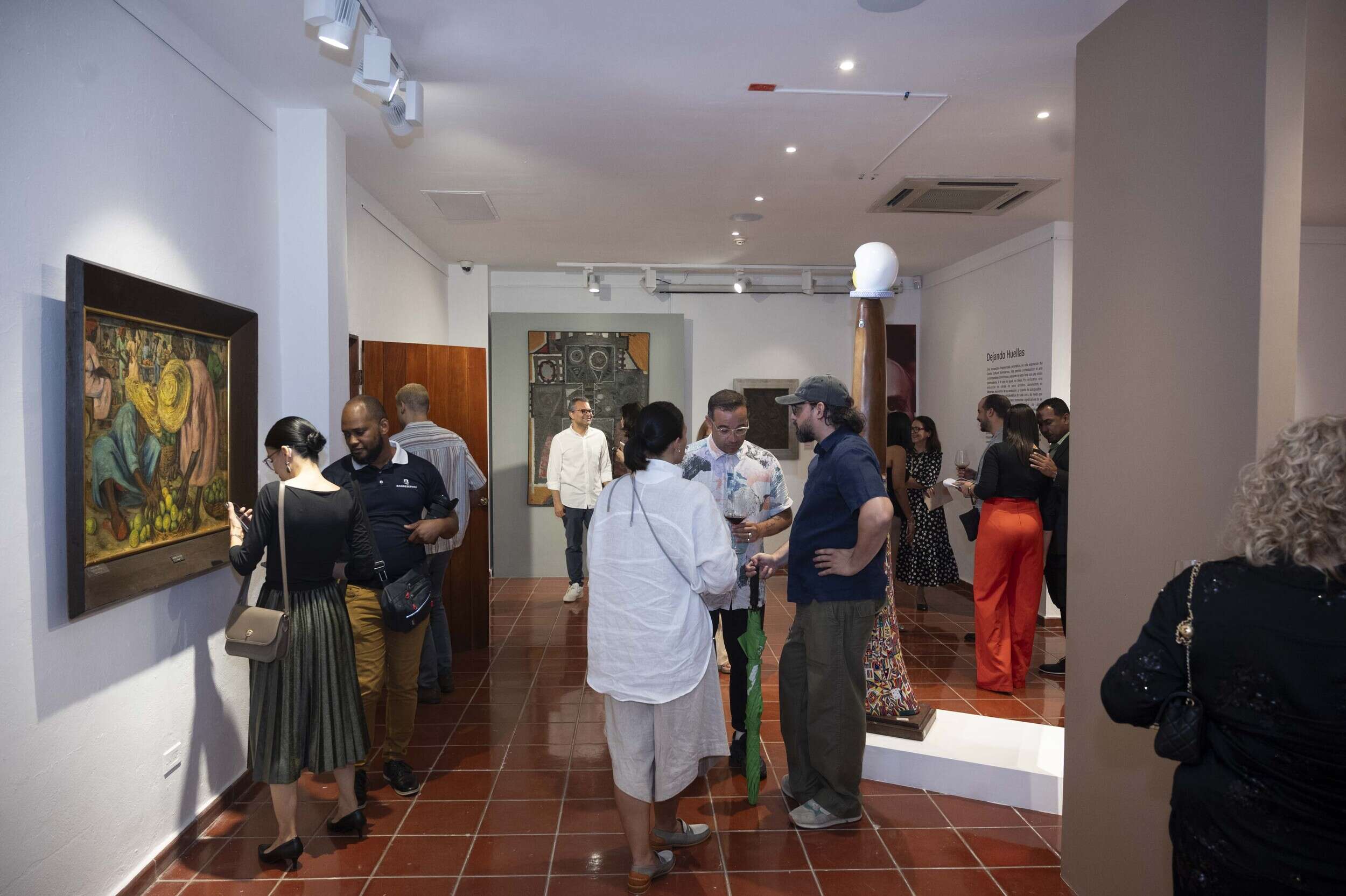 Centro Cultural Banreservas abre exposición ‘Dejando Huellas’ en Feria de Arte Contemporáneo