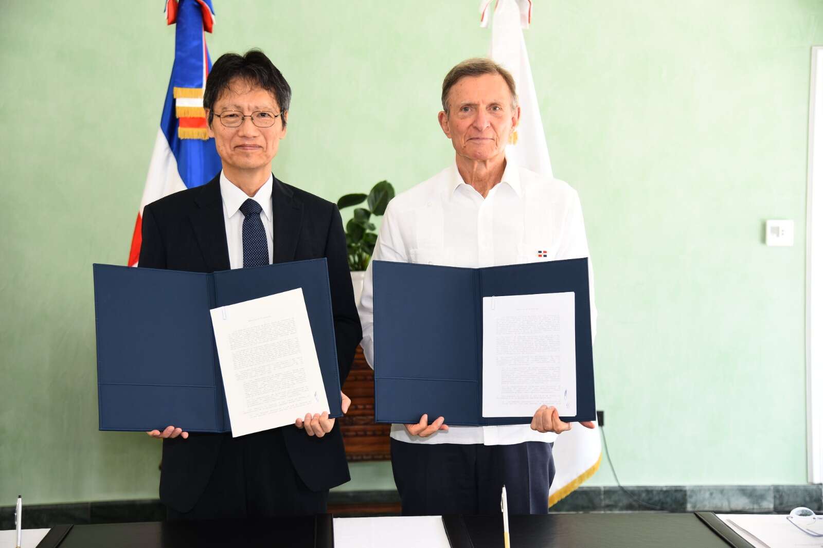 MIREX firma de Canje de Notas Diplomáticas con Japón