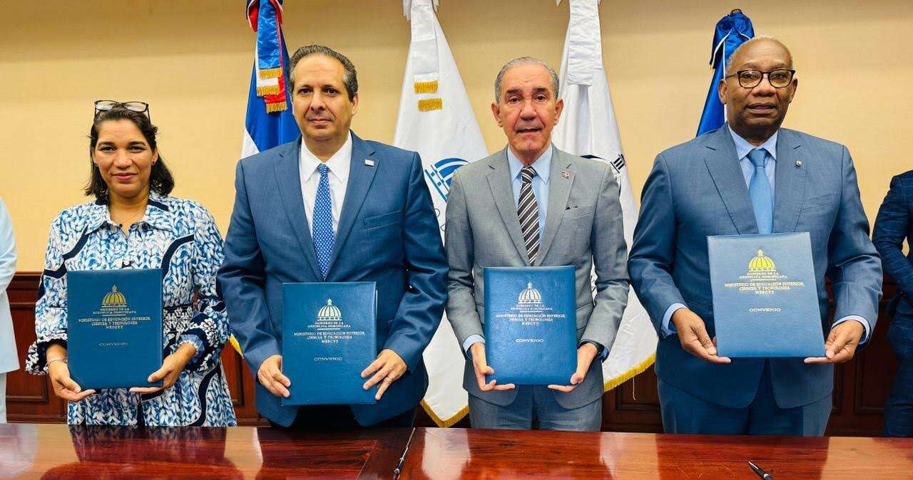 MESCyT, MISPAS, SNS y UASD firman convenio para capacitar a auxiliares y bachilleres técnicos en enfermería