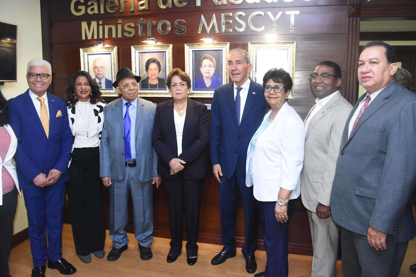 MESCYT inaugura galería de pasados ministros